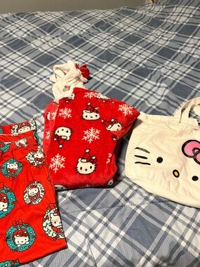 Hello Kitty Pajamas with Tote